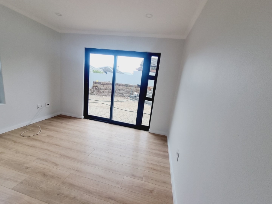 5 Bedroom Property for Sale in Sandown Western Cape